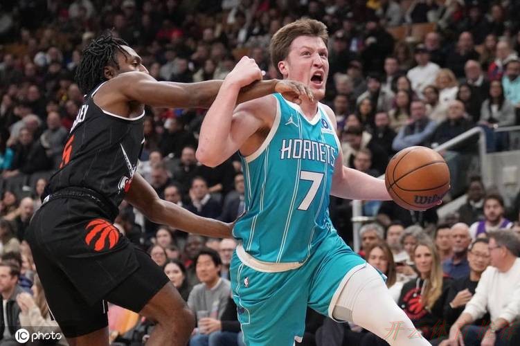 开云官方网站：英格拉姆27+6克尼普尔24+7 猛龙擒黄蜂迎四连胜