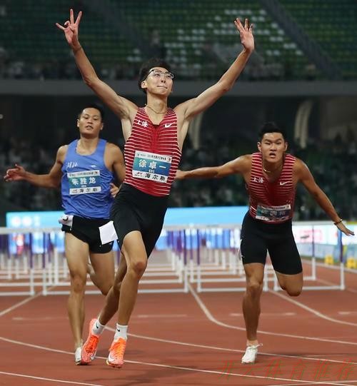 开云体育官方网站：徐卓一夺得田径男子110米栏冠军